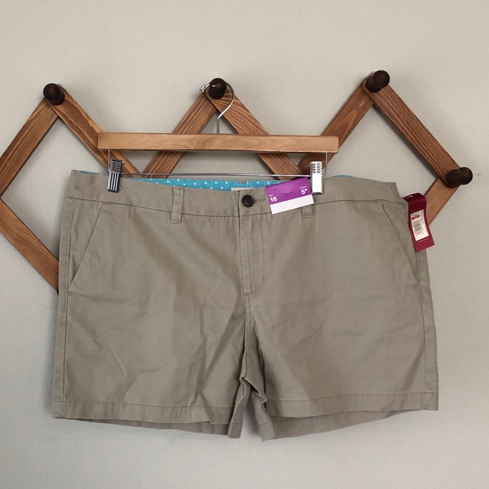 Khaki shorts NEW!
